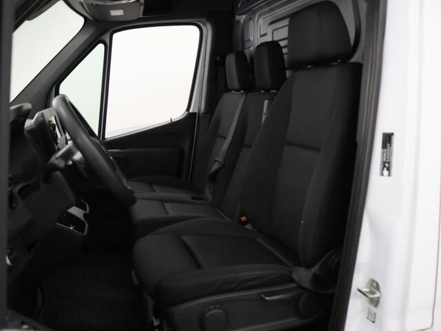 Mercedes-Benz SPRINTER 317 CDI Aut. | L3 H2 | Aut. | Parkeercamera | Airco | Cruise Control | Opstaptrede | 3-zits | Stoelverwarming | Certified |