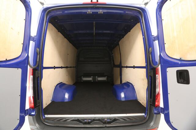 Mercedes-Benz SPRINTER 3.0 V6 319CDI L2H1 191PK 3000KG Trekgew. Dubbellucht Automaat Airco Cruise Camera Carplay Navi 3 Pers Imperiaal Trekhaak