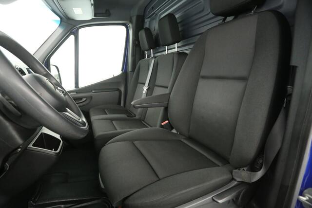 Mercedes-Benz SPRINTER 3.0 V6 319CDI L2H1 191PK 3000KG Trekgew. Dubbellucht Automaat Airco Cruise Camera Carplay Navi 3 Pers Imperiaal Trekhaak