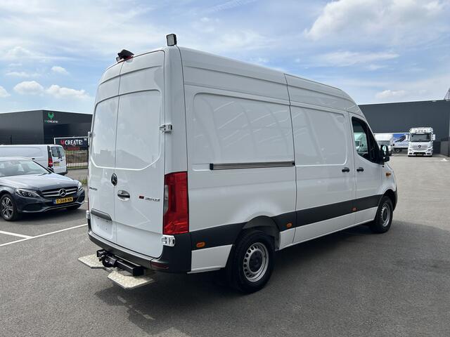 Mercedes-Benz SPRINTER 316 CDI L2 H2 2800KG Trekhaak / MBUX / Navigatie / Camera / Cruise control / Airco / 270 Graden achterdeuren