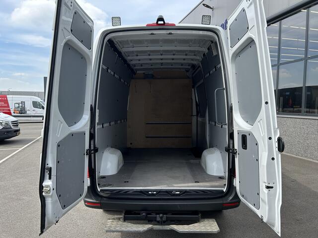 Mercedes-Benz SPRINTER 316 CDI L2 H2 2800KG Trekhaak / MBUX / Navigatie / Camera / Cruise control / Airco / 270 Graden achterdeuren