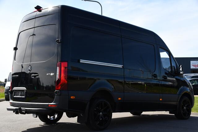 Mercedes-Benz SPRINTER 317 1.9 CDI L2H2 RWD Black Edition Cruise, Camera, Carplay, LED, 10,5'' Mbux, Trekhaak, 2 x geveerde stoel, Leder, Stoelverwarming, Uniek!