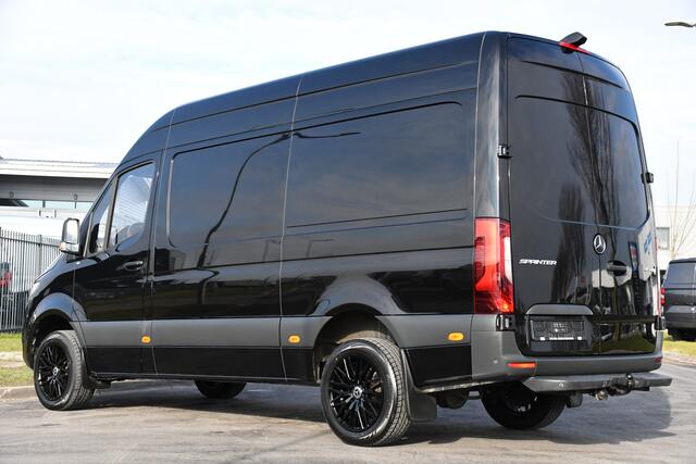 Mercedes-Benz SPRINTER V6 319 3.0 CDI L2H2 Black Edition RWD Cruise, Camera,10.5'' Multimedia, Carplay, LED, Trekhaak, Multimedia, UNIEK!