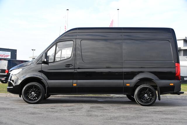 Mercedes-Benz SPRINTER V6 319 3.0 CDI L2H2 Black Edition RWD Cruise, Camera,10.5'' Multimedia, Carplay, LED, Trekhaak, Multimedia, UNIEK!