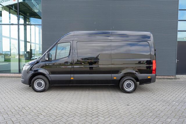 Mercedes-Benz SPRINTER 317 1.9 CDI L2H2 170PK AUT 3,5T trekgewicht, Distronic, 10,25 MBUX, Navigatie, LED, side assist, bijrijdersbank, achteruitrijcamera