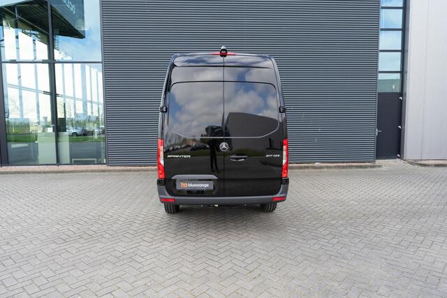 Mercedes-Benz SPRINTER 317 1.9 CDI L2H2 170PK AUT 3,5T trekgewicht, Distronic, 10,25 MBUX, Navigatie, LED, side assist, bijrijdersbank, achteruitrijcamera