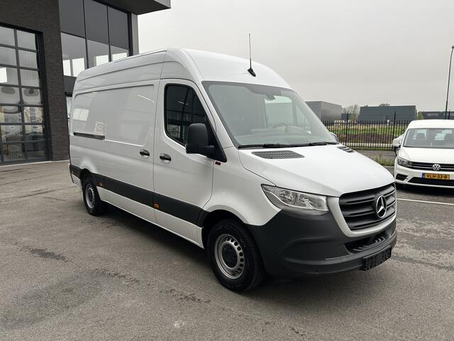 Mercedes-Benz SPRINTER 317 CDI L2 H2 9G-TRONIC / MBUX / Camera / Parkeersensoren / Navigatie / Cruise control / Airco / 270 Graden achterdeuren