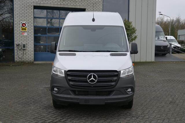 Mercedes-Benz SPRINTER 317 CDI L2H2 RWD MBUX met 360 graden camera en parkeersensoren, Geveerde stoel, Etc.