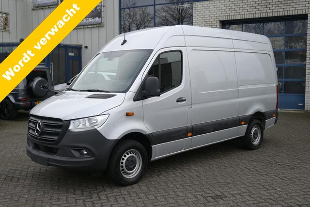 Mercedes-Benz SPRINTER 317 CDI L2H2 RWD MBUX navigatie 360 graden camera en parkeersensoren, Geveerde stoel, Etc.