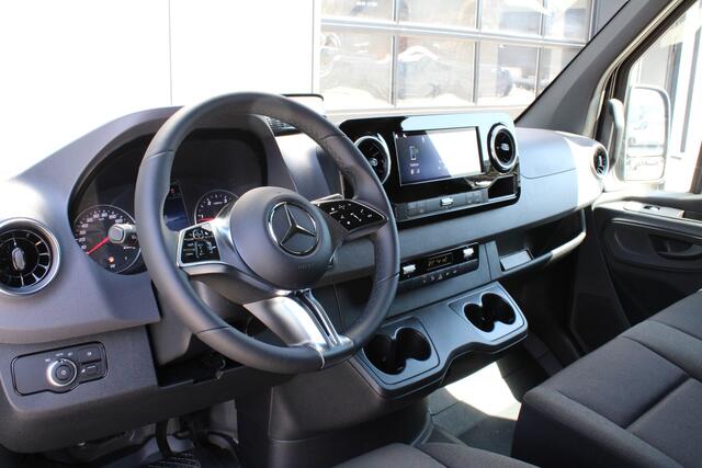 Mercedes-Benz SPRINTER 317CDI L2H2 Pro - 2x Schuifdeur - LED - Mbux 10 - 3.5t Trekhaak - Betimmering - Camera - Carplay - Bind spot - Cruise - Smartphone integratie - Rijklaar