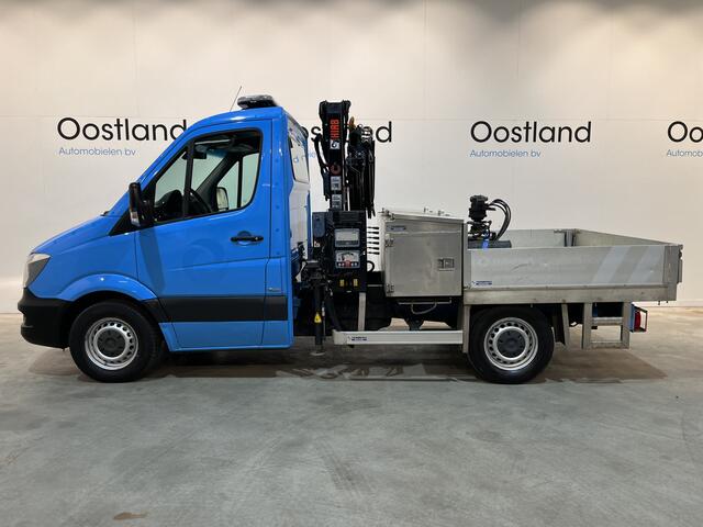 Mercedes-Benz SPRINTER 316 CDI RWD Open Laadbak / Hiab XS 033 D-2 Kraan PTO / Euro 6 / Knijpbak / Airco / Trekhaak / Cruise Control / 3-Zits