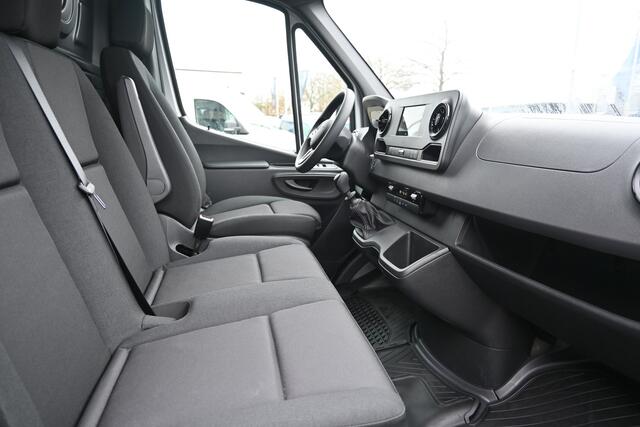 Mercedes-Benz SPRINTER 317 CDI L3H2 RWD MBUX met camera, Brake assist, Geveerde stoel