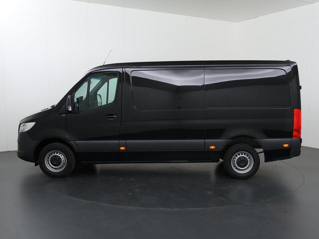 Mercedes-Benz SPRINTER 317 L2H1 | BPM VRIJ | 3500 kg TREKKEN | 3-zits | Climate Control | Achteruitrijcamera | Airco | Cruise Control |