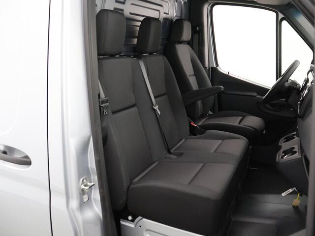 Mercedes-Benz SPRINTER 315 CDI L2H2 RWD PRO Automaat | 3500 kg TREKKEN | 3-zits | Climate Control | Achteruitrijcamera | Airco | Cruise Control |
