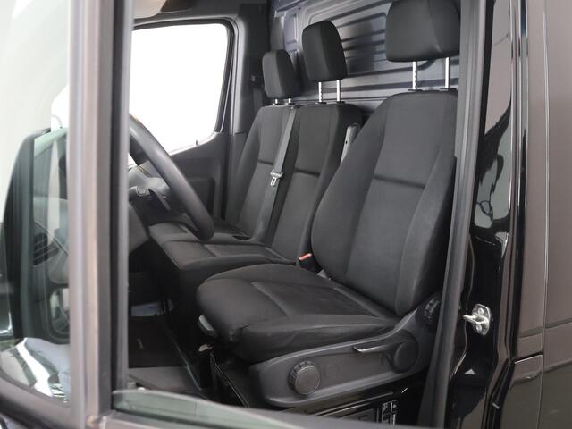 Mercedes-Benz SPRINTER 316 CDI Aut. | L2 H2 | LM Velgen | Trekhaak | 3-zits | Navigatie | Airco | Cruise Control | Parkeercamera | Certified