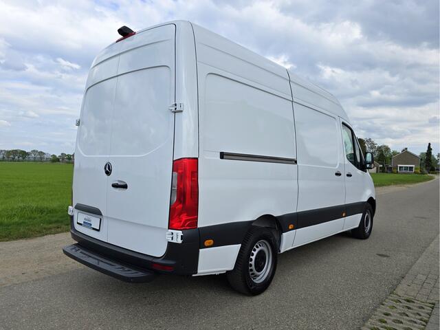 Mercedes-Benz SPRINTER 317 1.9 CDI L2 H2 RWD - 170 Pk - Automaat - MBUX - Navi - ParkeerCamera - Stoelverwarming