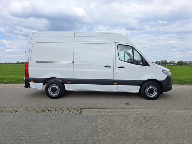 Mercedes-Benz SPRINTER 317 1.9 CDI L2 H2 RWD - 170 Pk - Automaat - MBUX - Navi - ParkeerCamera - Stoelverwarming