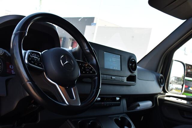 Mercedes-Benz SPRINTER 317 1.9 CDI L2H1 RWD AMG Black Edition Camera, Cruise, Carplay, 170PK, Multimedia, 2 x Geveerde stoel, Dodehoek, Automaat, Uniek!