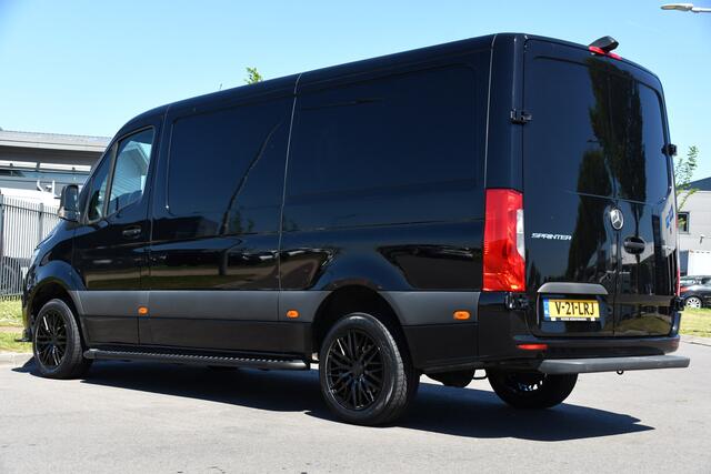 Mercedes-Benz SPRINTER 317 1.9 CDI L2H1 RWD AMG Black Edition Camera, Cruise, Carplay, 170PK, Multimedia, 2 x Geveerde stoel, Dodehoek, Automaat, Uniek!