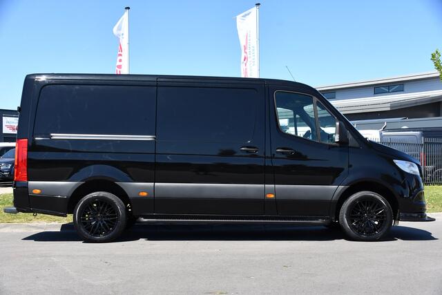 Mercedes-Benz SPRINTER 317 1.9 CDI L2H1 RWD AMG Black Edition Camera, Cruise, Carplay, 170PK, Multimedia, 2 x Geveerde stoel, Dodehoek, Automaat, Uniek!