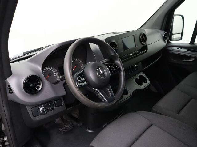 Mercedes-Benz SPRINTER 319CDi 3.0V6 L2H2 | Led | 3500Kg Trekhaak | Camera | Betimmering | Touchscreen | 3-Persoons