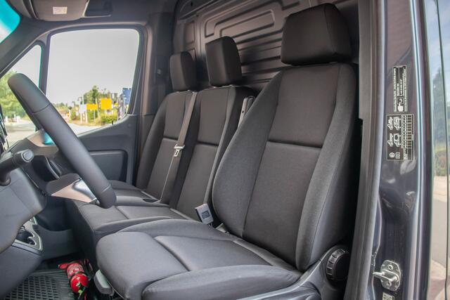 Mercedes-Benz SPRINTER 319 1.9 CDI 191PK L2 Pro ** BPM VOORDEEL, NIEUW ** Carplay, Adaptive Cruise, Stoelverwarming, Full LED.