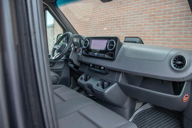 Mercedes-Benz SPRINTER 319 1.9 CDI 191PK L2 Pro ** BPM VOORDEEL, NIEUW ** Carplay, Adaptive Cruise, Stoelverwarming, Full LED.