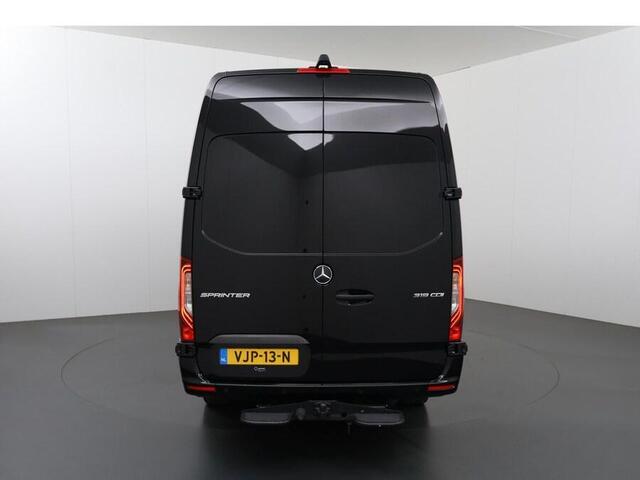 Mercedes-Benz SPRINTER 319 V6 3.0 CDI L3H2 | 3500 KG. AHW | Navigatie | Stoelverwarming | Keyless Go | 360° Camera | Lederen bekleding | V6 | LM Velgen | Sidebars | Distronic Cruise Control | Schuifdeur L+R | Certified