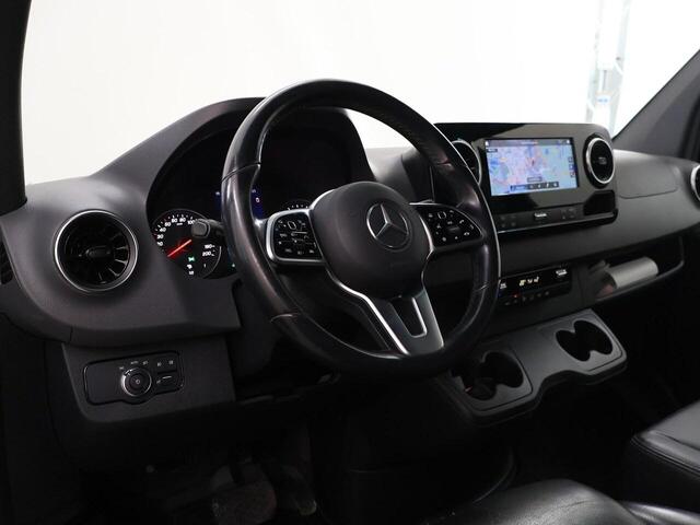 Mercedes-Benz SPRINTER 319 V6 3.0 CDI L3H2 | 3500 KG. AHW | Navigatie | Stoelverwarming | Keyless Go | 360° Camera | Lederen bekleding | V6 | LM Velgen | Sidebars | Distronic Cruise Control | Schuifdeur L+R | Certified