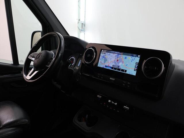 Mercedes-Benz SPRINTER 319 V6 3.0 CDI L3H2 | 3500 KG. AHW | Navigatie | Stoelverwarming | Keyless Go | 360° Camera | Lederen bekleding | V6 | LM Velgen | Sidebars | Distronic Cruise Control | Schuifdeur L+R | Certified