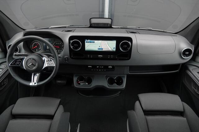 Mercedes-Benz SPRINTER L2H2 319Cdi 190Pk 9G-Tronic | Dubbel Cabine | 5-Persoons | RWD | 2xSchuifdeur | 360° Camera | Treeplanken | Selenietgrijs