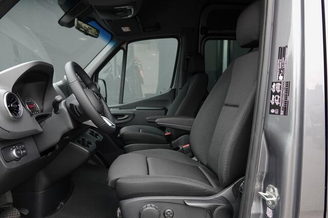Mercedes-Benz SPRINTER L2H2 319Cdi 190Pk 9G-Tronic | Dubbel Cabine | 5-Persoons | RWD | 2xSchuifdeur | 360° Camera | Treeplanken | Selenietgrijs
