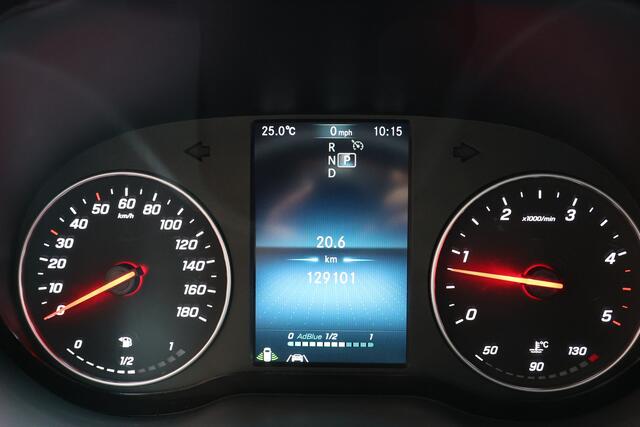 Mercedes-Benz SPRINTER 2.2 CDI L2H1 | MBUX | Camera | CarPlay | Lederen bekleding | Stoelverwarming | Navigatie | Trekhaak | Betimmering | Treeplanken | 18'' Sportvelgen | Nieuwe APK