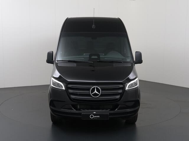 Mercedes-Benz SPRINTER 319 CDI Aut. | L2 H2 | Pro | 3500 KG. AHW | LM Velgen | 3-zits | LED | Parkeercamera | Carplay | Trekhaak | BPM-Vrij |