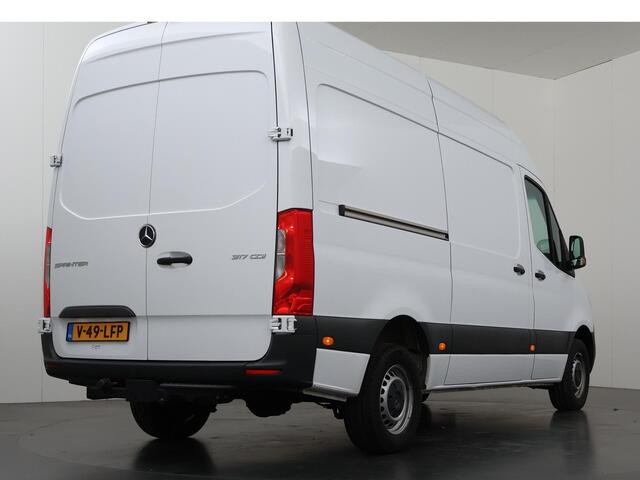Mercedes-Benz SPRINTER 317 CDI L2 H2 | Aut. | 2800 KG AHW voorbereiding | Stoelverwarming | Parkeercamera | Alarm | Certified!