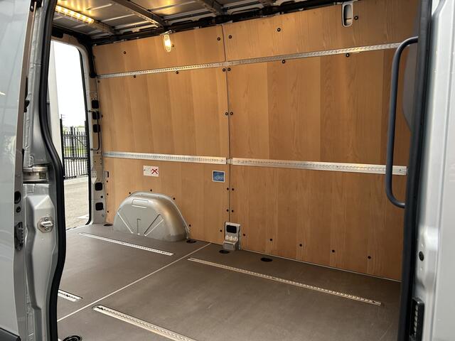 Mercedes-Benz SPRINTER 315 CDI L2 H2 MBUX / Navigatie / Camera / Parkeersensoren / Cruise control / Airco / 270 Graden achterdeuren