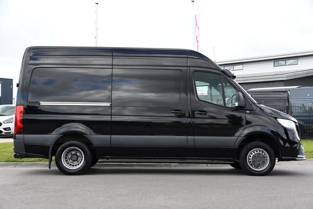 Mercedes-Benz SPRINTER 519 V6 3.0 CDI DC L2H2 Black Edition Luchtvering, 360 Camera, 3500kg Trekhaak, Dubbel Cabine, 190PK, 10,5'' Mbux, NAVI, Automaat, UNIEK!