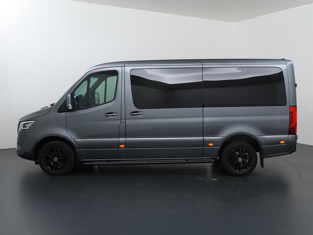 Mercedes-Benz SPRINTER 319 3.0 CDI | L2 H1 | V6 | Dubbele Cabine | Climate Control | Schuifdeur L+R | Lederen bekleding | LED | Sidebars | LM Velgen | Trekhaak | Parkeercamera | Stoelverwarming | Certified