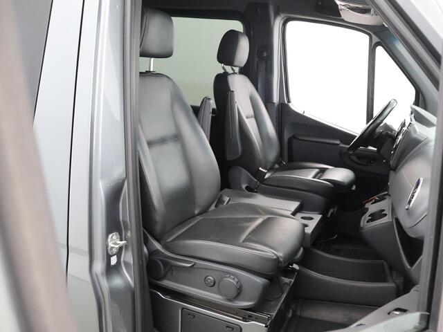 Mercedes-Benz SPRINTER 319 3.0 CDI | L2 H1 | V6 | Dubbele Cabine | Climate Control | Schuifdeur L+R | Lederen bekleding | LED | Sidebars | LM Velgen | Trekhaak | Parkeercamera | Stoelverwarming | Certified