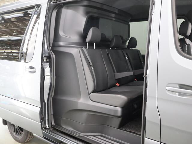 Mercedes-Benz SPRINTER 319 3.0 CDI | L2 H1 | V6 | Dubbele Cabine | Climate Control | Schuifdeur L+R | Lederen bekleding | LED | Sidebars | LM Velgen | Trekhaak | Parkeercamera | Stoelverwarming | Certified