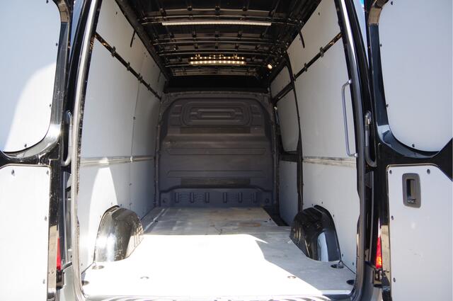 Mercedes-Benz SPRINTER 319 3.0 CDI V6 L2H2 AUT. LED, 360 CAMERA, TREKHAAK, STANDKACHEL, MBUX 10'', CRUISE, NAVI, CLIMA, PARKEERSENSOREN