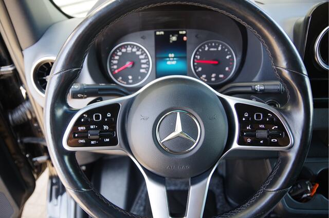 Mercedes-Benz SPRINTER 319 3.0 CDI V6 L2H2 AUT. LED, 360 CAMERA, TREKHAAK, STANDKACHEL, MBUX 10'', CRUISE, NAVI, CLIMA, PARKEERSENSOREN