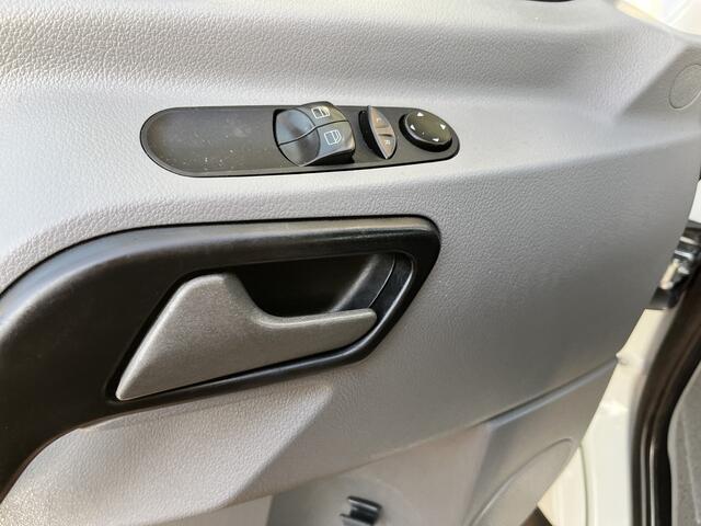 Mercedes-Benz SPRINTER 513 CDI 366 Hiab Laadkraan 018T Trekhaak 2000 kg Airco 6 persoons uitvoering Open laadbak Pick-up Euro 6 Verkeersbord Actiebord Pijlenbord Bakwagen P-up Tachograaf 1e eigenaar ex gemeente