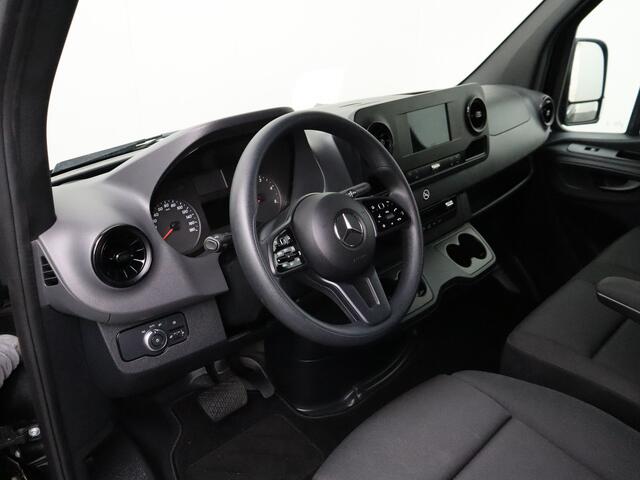 Mercedes-Benz SPRINTER 9G-Tronic Automaat Black Edition L2H2 | Vanstep 3500Kg Trekhaak | Mbux Touchscreen | 3-Persoons