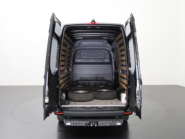 Mercedes-Benz SPRINTER 9G-Tronic Automaat Black Edition L2H2 | Vanstep 3500Kg Trekhaak | Mbux Touchscreen | 3-Persoons