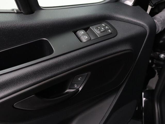 Mercedes-Benz SPRINTER 9G-Tronic Automaat Black Edition L2H2 | Vanstep 3500Kg Trekhaak | Mbux Touchscreen | 3-Persoons
