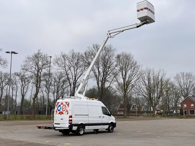 Mercedes-Benz SPRINTER 516 160pk Hoogwerker 14 meter Euro 6 Pto Omvormer Verkeersbord Bedieningspaneel Kastinrichting Airco Cruise control Tachograaf Steunpoten Telefoonverbinding