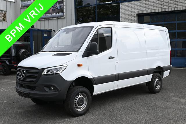 Mercedes-Benz SPRINTER 319 CDI L2H1 4x4 MBUX met camera en parkeerpakket, LED, Trekhaak