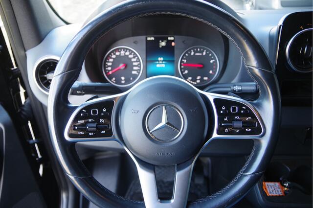 Mercedes-Benz SPRINTER 319 3.0 CDI V6 L2H2 AUT. LED, 360 CAMERA, TREKHAAK, STANDKACHEL, MBUX 10'', CRUISE, NAVI, CLIMA, PARKEERSENSOREN