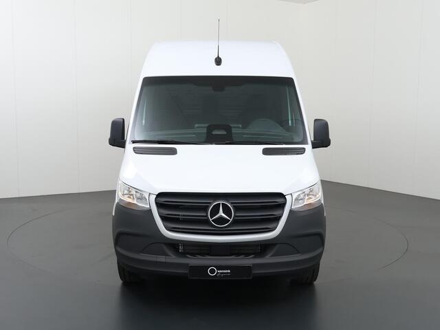 Mercedes-Benz SPRINTER 315 | Aut. | L2 H2 | RWD | PRO | 3500 KG. AHW | Airco | Cruise Control | 3500 KG. AHW | Carplay / Android Auto | Dodehoekassistent | Lane-Assist | Multifunctioneel Stuurwiel | 3-zits |